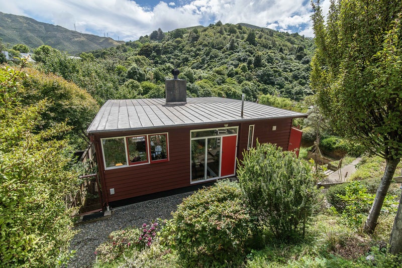 18 Silverstream Road, Crofton Downs, Wellington - Carousel 1