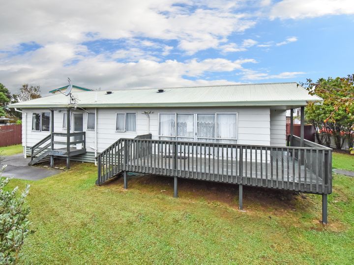 6 Leila Place, Clover Park, Auckland - Carousel 2