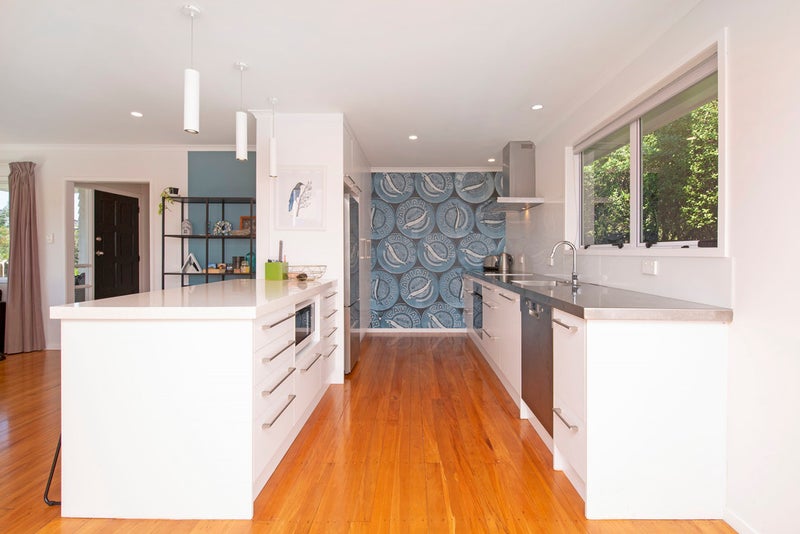 76 Advene Road, Cockle Bay, Auckland - Carousel 2