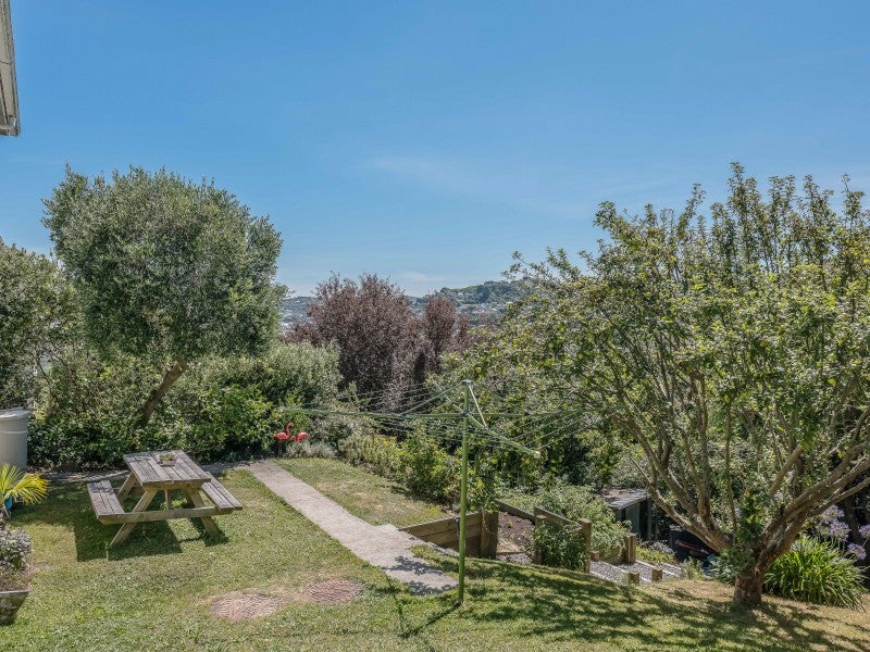 8 Leveson Street, Strathmore Park, Wellington - Carousel 2