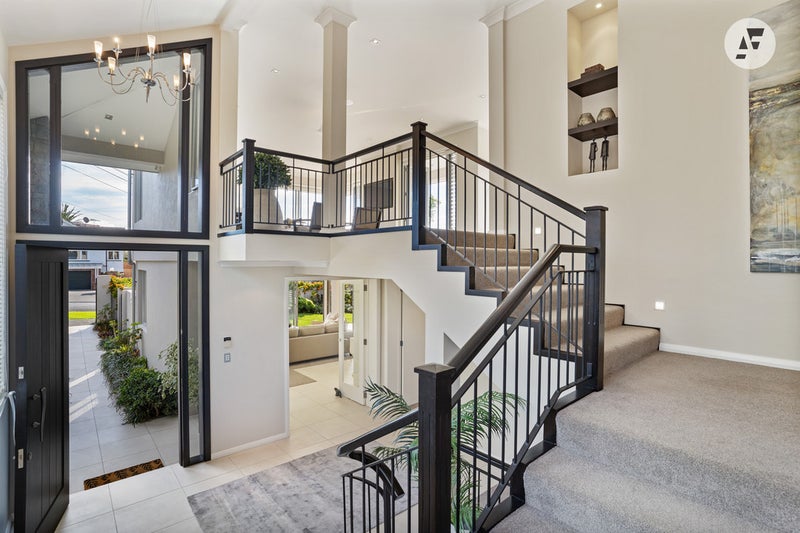 46 Codrington Crescent, Mission Bay, Auckland - Carousel 2