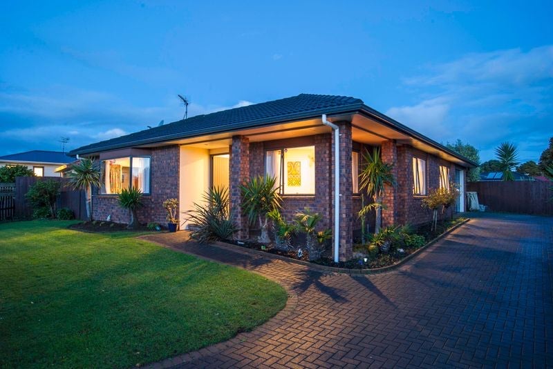 15 Pitt Avenue, Clendon Park, Auckland - Carousel 2