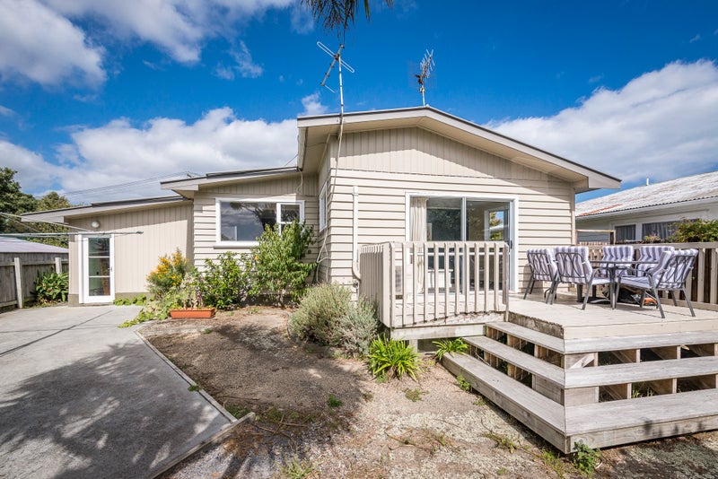 6 Kaka Road, Raumati Beach, Paraparaumu - Carousel 1
