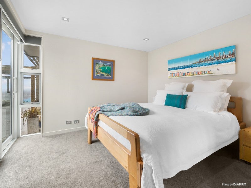 21 Bendigo Grove, Newlands, Wellington - Carousel 26