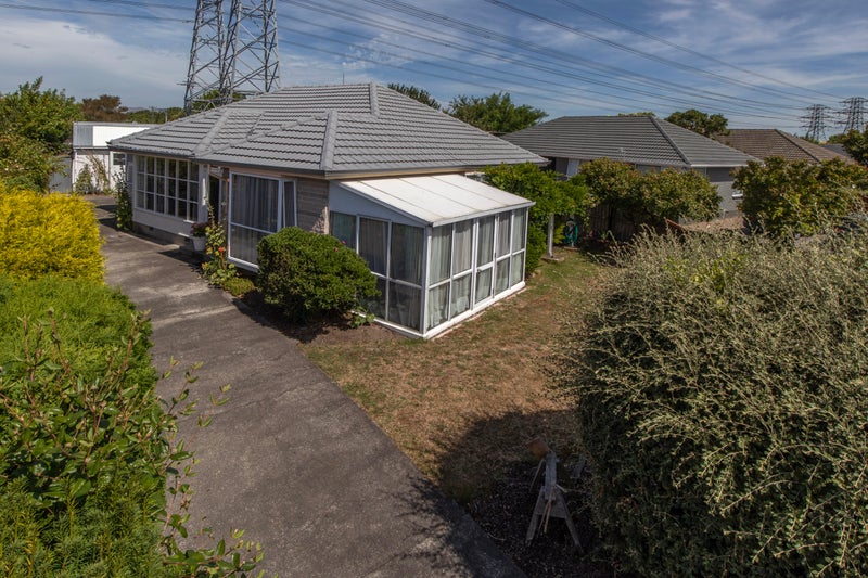 11 Appleby Crescent, Burnside, Christchurch - Carousel 1