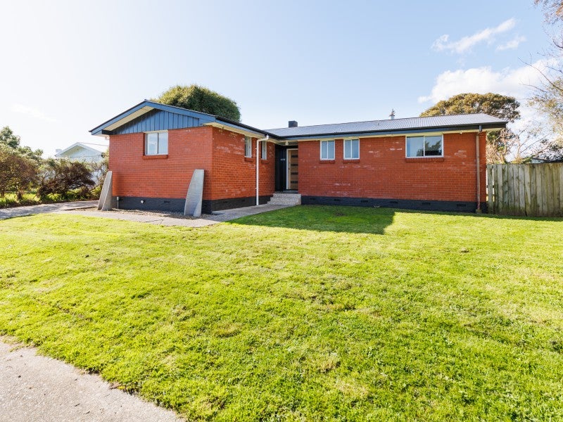 10 Benbow Place, Awapuni, Palmerston North - Carousel 1