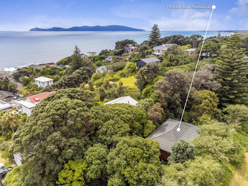 19 Ocean Road, Paekakariki - Carousel 1