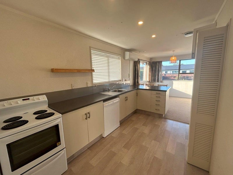1B Compton Place, Mount Maunganui, Mount Maunganui - Carousel 20