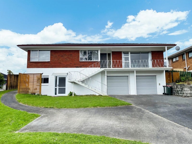 7 Binda Place, Botany Downs, Auckland - Carousel 1