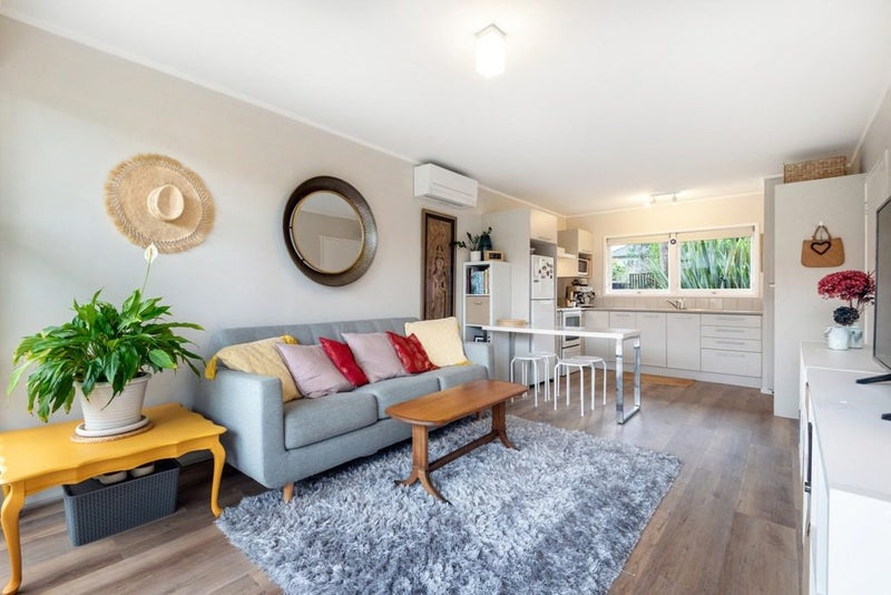 10/77 Old Lake Road, Narrow Neck, Auckland - Carousel 1