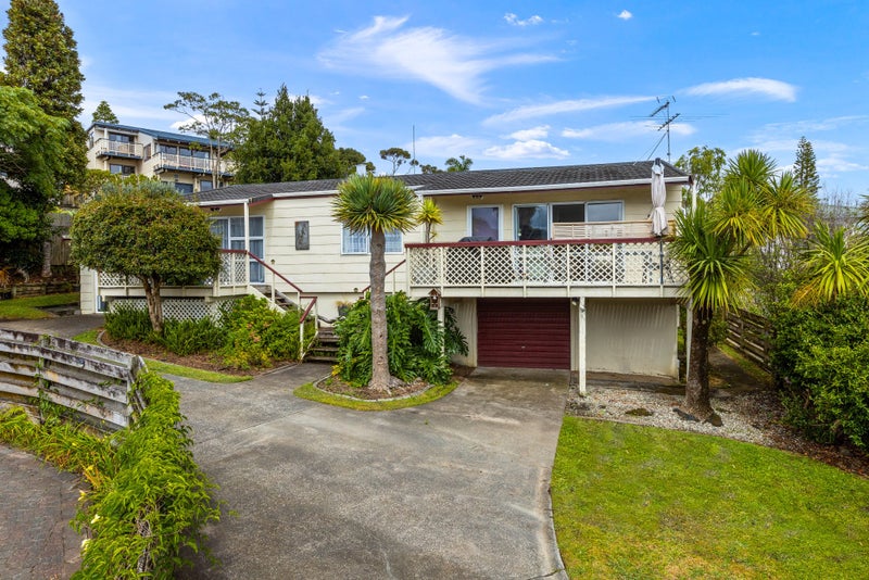 10 Royalty Rise, Red Beach, Whangaparāoa - Carousel 1