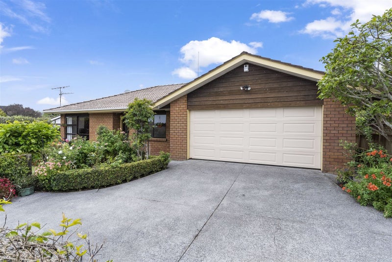 2/146 Whitford Road, Somerville, Manukau - Carousel 1