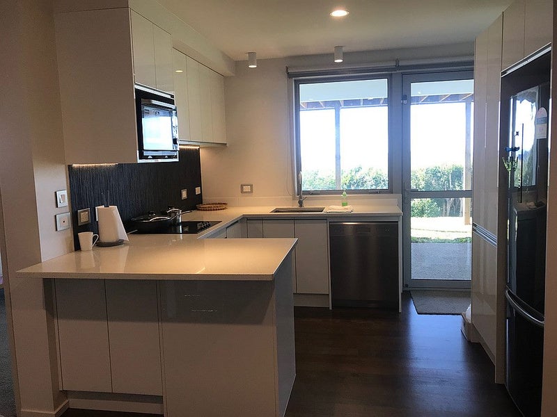 150 Sandspit Road, Shelly Park, Auckland - Carousel 11