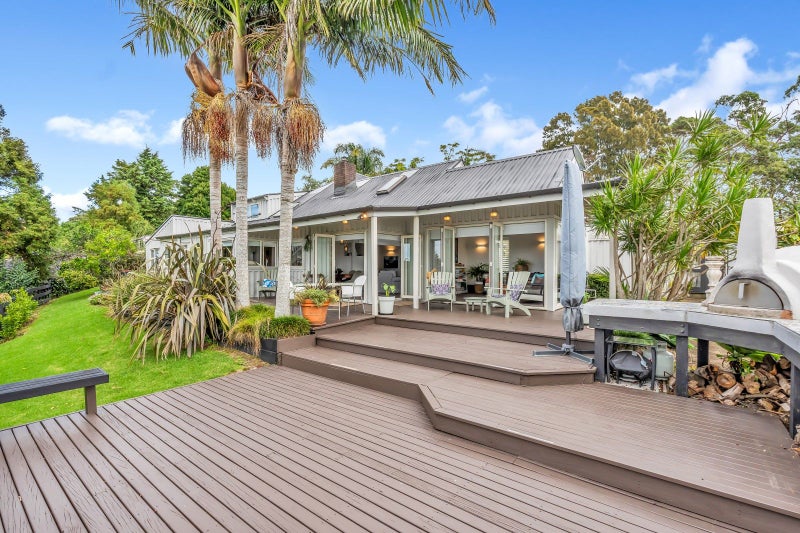 217 Point View Drive, East Tamaki Heights, Auckland - Carousel 1