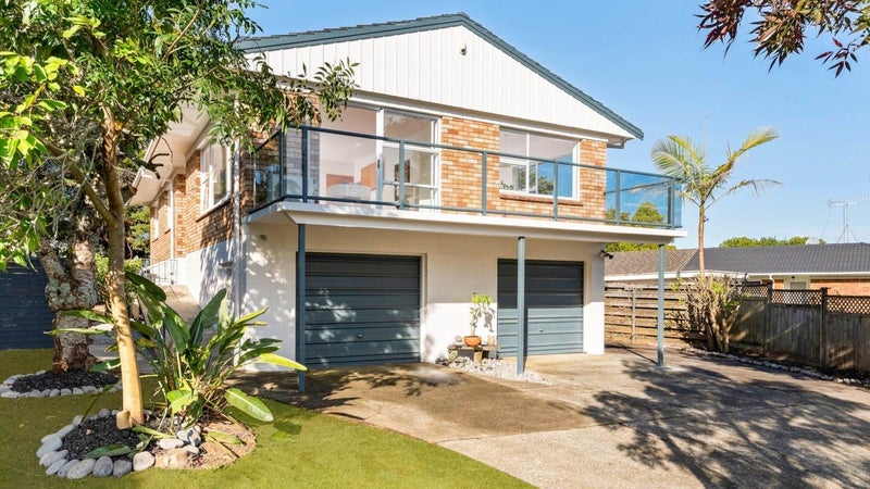 17 Munstead Place, Hillcrest, Auckland - Carousel 1