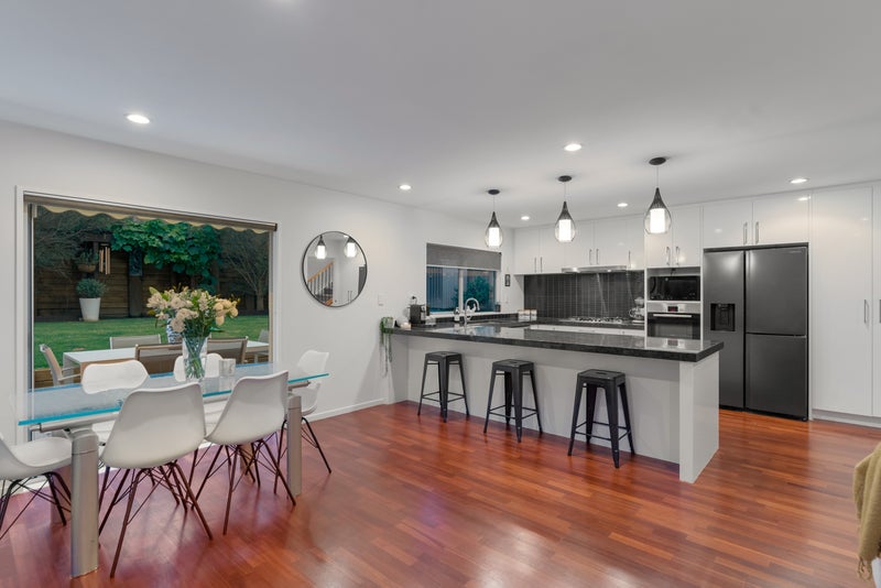 6 Newbury Place, Schnapper Rock, Auckland - Carousel 2