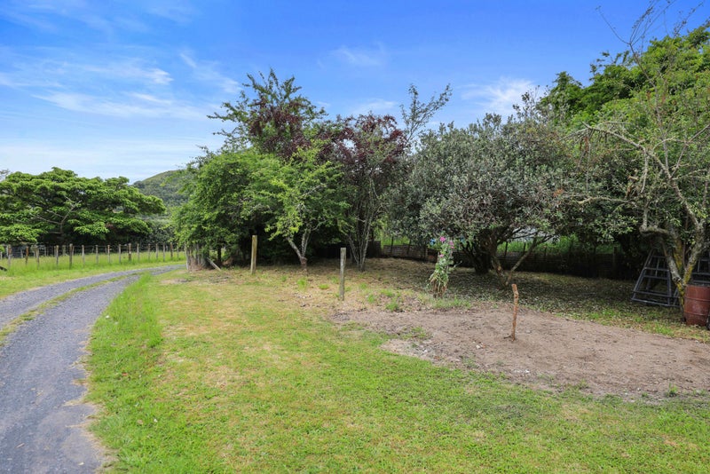 1 Tuhua Terrace, Manunui, Taumarunui - Carousel 12