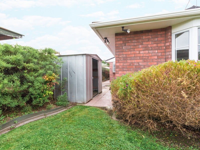 3B Worcester Street, West End, Palmerston North - Carousel 24