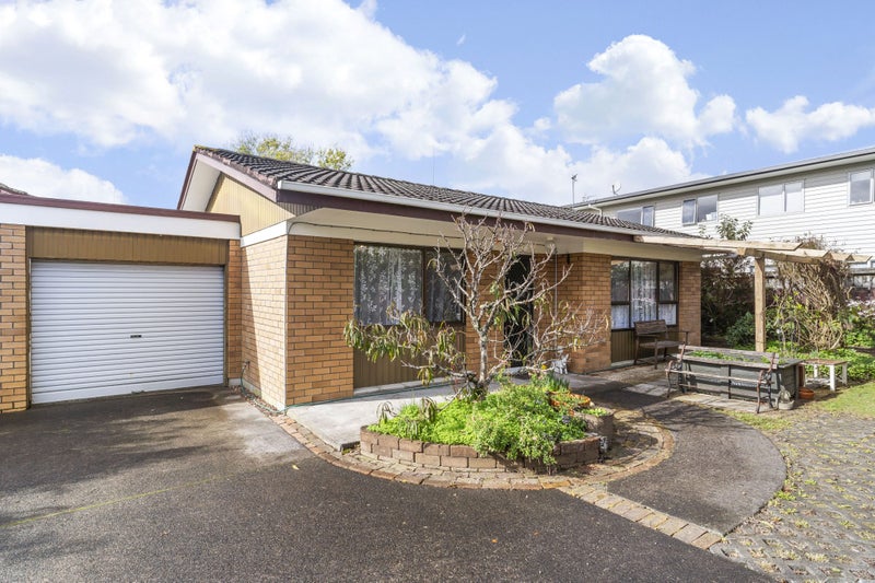 2/25 Ti Nana Crescent, Henderson, Auckland - Carousel 1