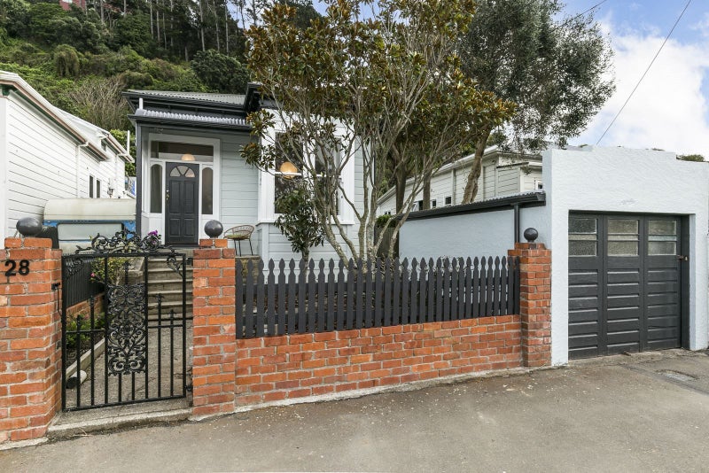 28 Derwent Street, Island Bay, Wellington - Carousel 22