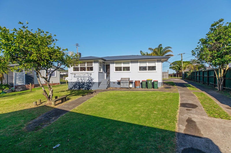 87A Tidal Road, Mangere, Auckland - Carousel 1