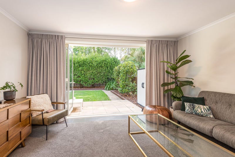 2/78 Holly Road, St Albans, Christchurch - Carousel 1