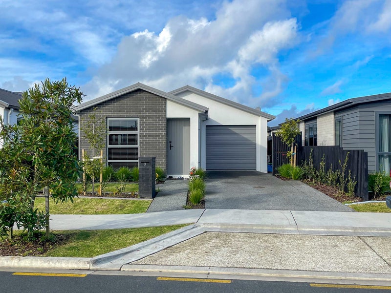3 Empire Crescent, Papamoa - Carousel 1