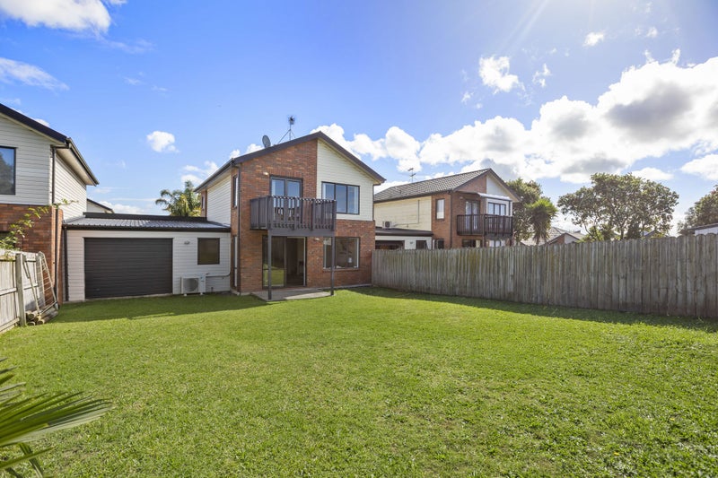 16 Secoia Crescent, Mangere, Auckland - Carousel 1
