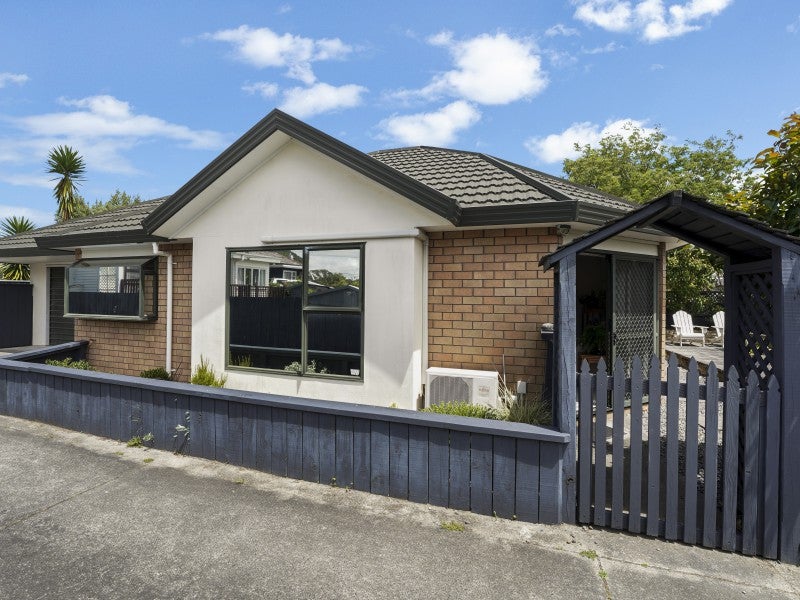 20 Moana Road, Paraparaumu, Paraparaumu - Carousel 2