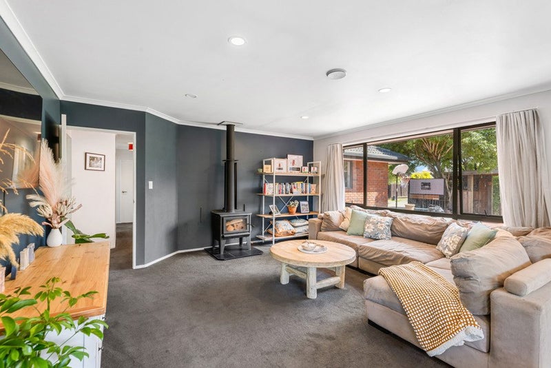 9 Manahi Place, Woodend, Woodend - Carousel 2