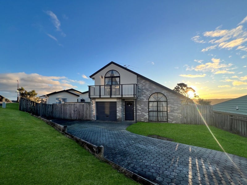 1 Northwood Close, Woodridge, Wellington - Carousel 1