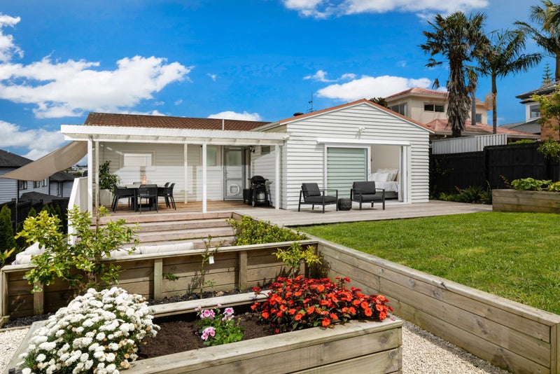 21 Lyttelton Avenue, Forrest Hill, North Shore City - Carousel 1