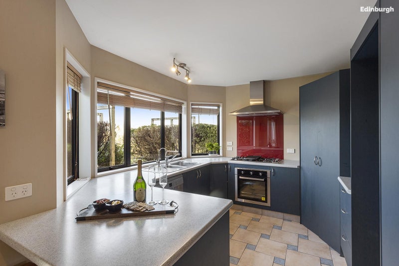 6 Joshua Place, Helensburgh, Dunedin - Carousel 2