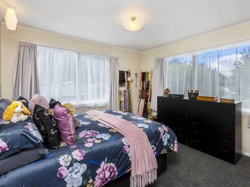 1 Moehau Grove, Trentham, Upper Hutt - Carousel 26