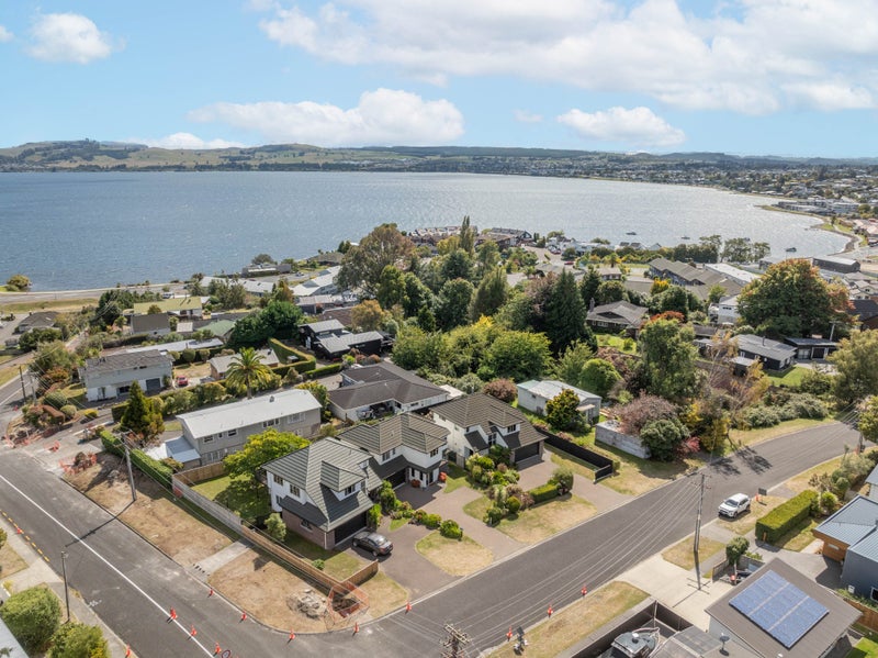 2 Pipi Street, Two Mile Bay, Taupo - Carousel 2