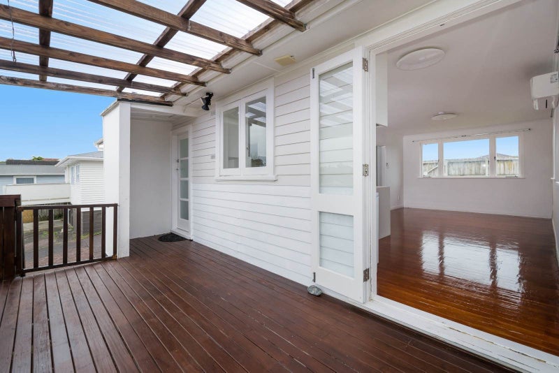 146 Forrest Hill Road, Forrest Hill, Auckland - Carousel 1