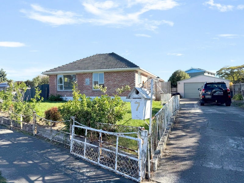 7 Evesham Crescent, Spreydon, Christchurch - Carousel 1