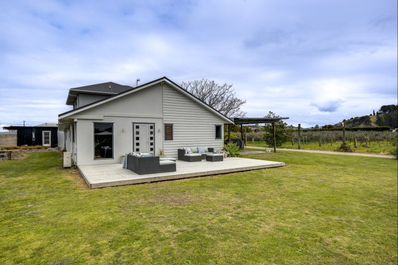 8 Scarrott Road, Bay View, Napier - Carousel 24