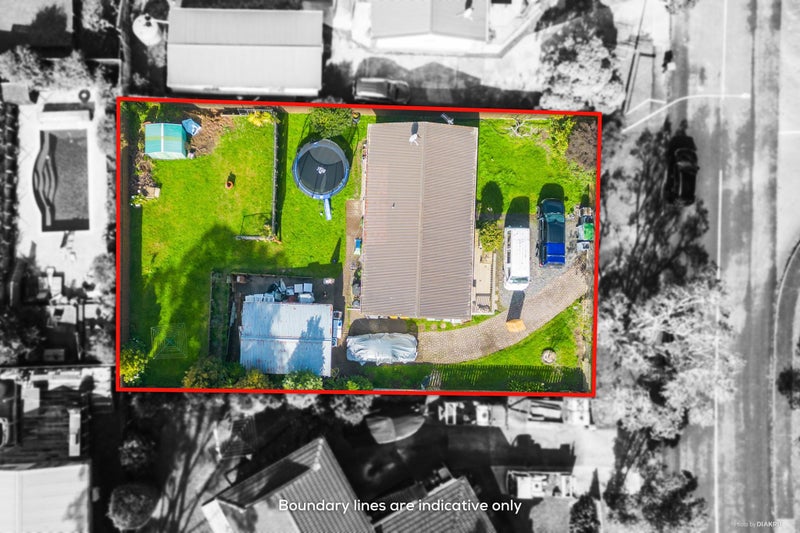 34 Fitzherbert Avenue, West Harbour, Auckland - Carousel 1