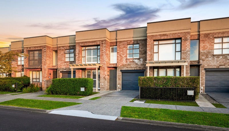 16 Purchas Hill Drive, Stonefields, Auckland - Carousel 1