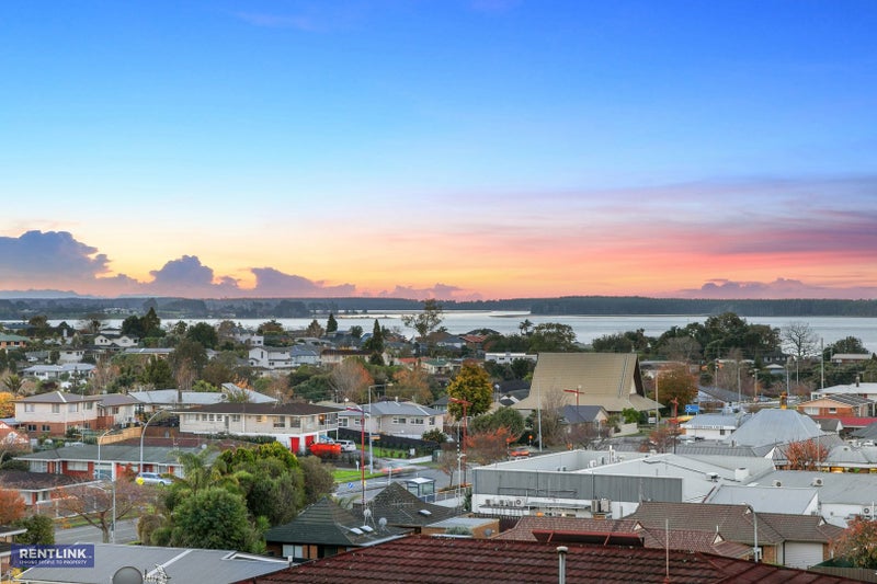 12 Hazel Terrace, Otumoetai, Tauranga - Carousel 24