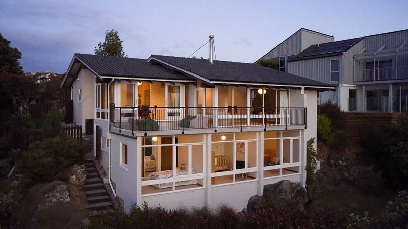 76 Cannon Hill Crescent, Mount Pleasant, Christchurch - Carousel 1