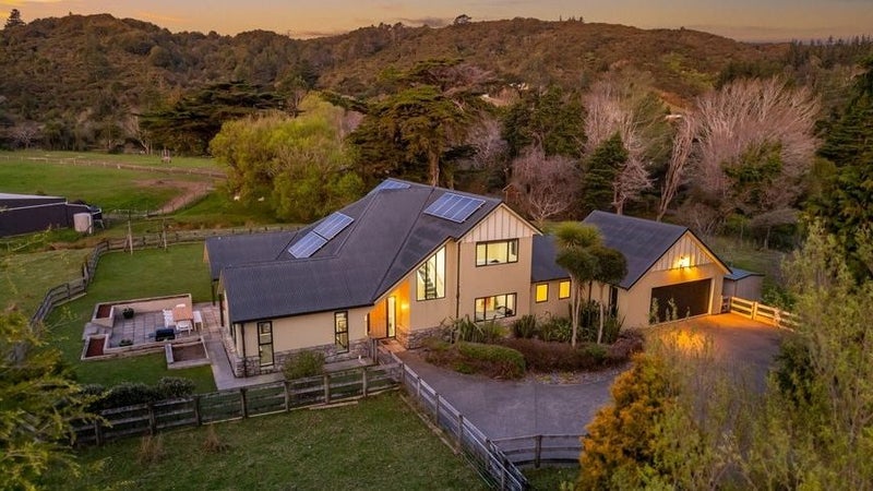 1031C Blue Mountains Road, Blue Mountains, Upper Hutt - Carousel 1