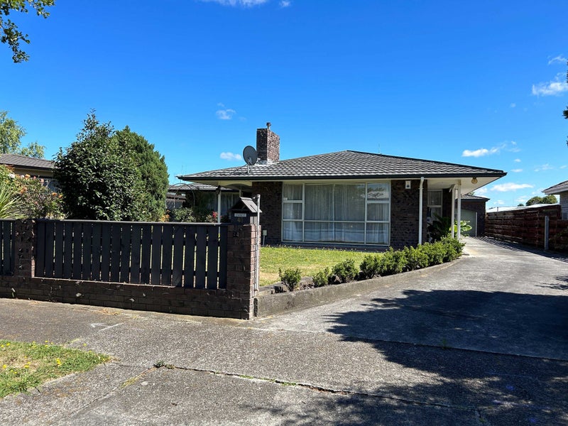 40 Abraham Crescent, Milson, Palmerston North - Carousel 1