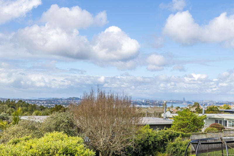 12 Tui Glen Road, Birkenhead, Auckland - Carousel 2