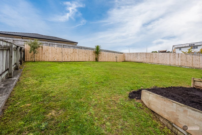 30 Blueberry Grove, Timberlea, Upper Hutt - Carousel 19