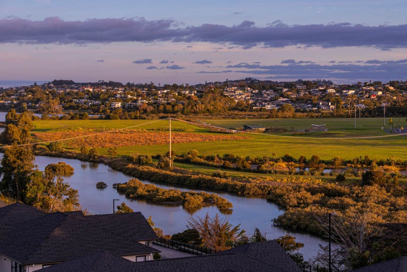 16 Cassidy Drive, Orewa, Orewa - Carousel 2