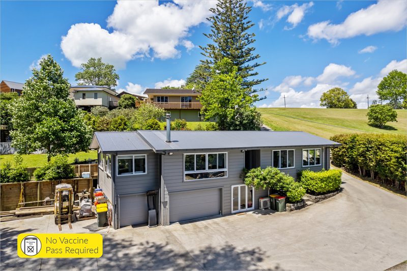 4 Hutchinsons Road, Bucklands Beach, Auckland - Carousel 1