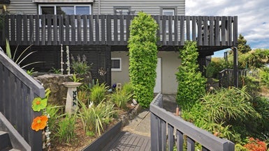 6 Guys Hill Road, Hospital Hill, Napier - Carousel 1