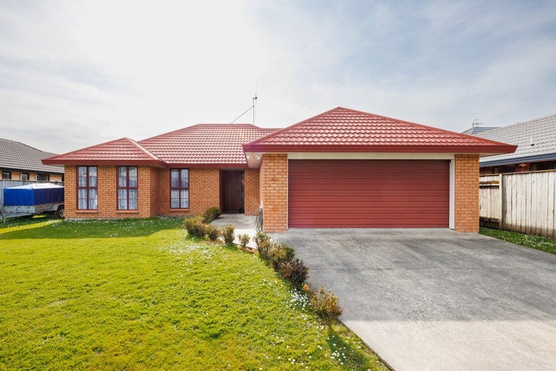 49 Branigan Parade, Kelvin Grove, Palmerston North - Carousel 1